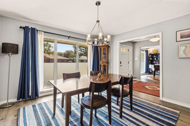 10461 Carry Back Circle, Dallas, TX 75229