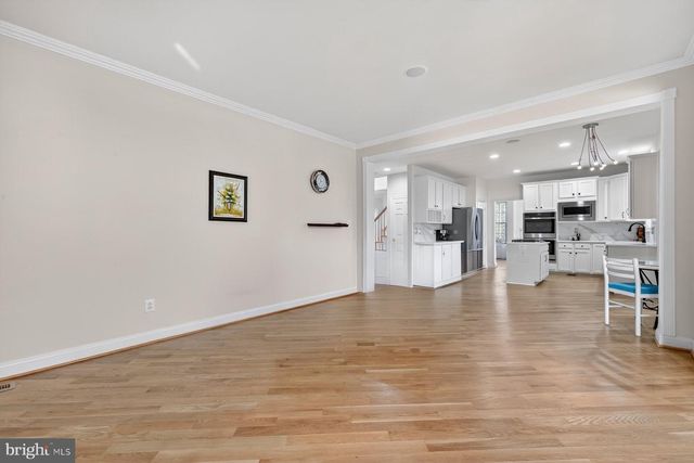 43656 RIVERPOINT DR, Leesburg, VA 20176