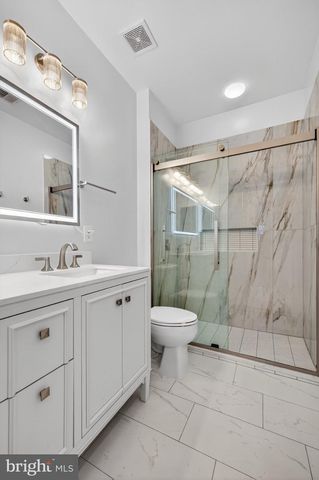 43656 RIVERPOINT DR, Leesburg, VA 20176