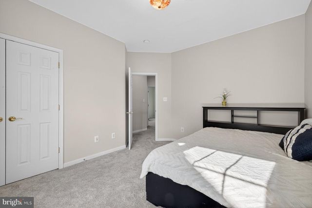 43656 RIVERPOINT DR, Leesburg, VA 20176