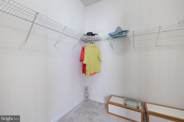 43656 RIVERPOINT DR, Leesburg, VA 20176