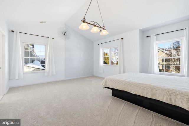 43656 RIVERPOINT DR, Leesburg, VA 20176