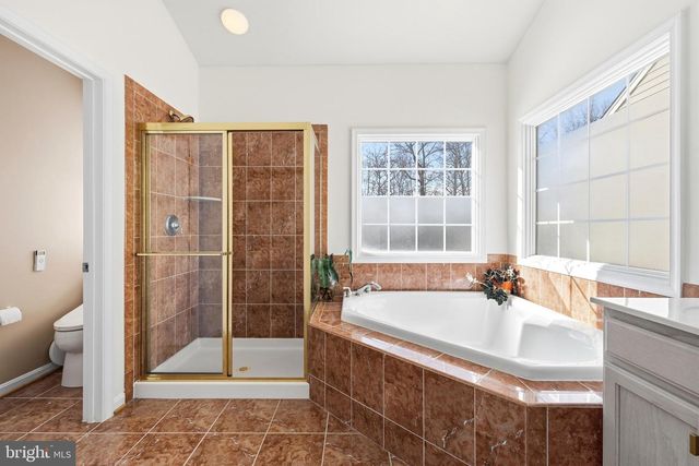 43656 RIVERPOINT DR, Leesburg, VA 20176