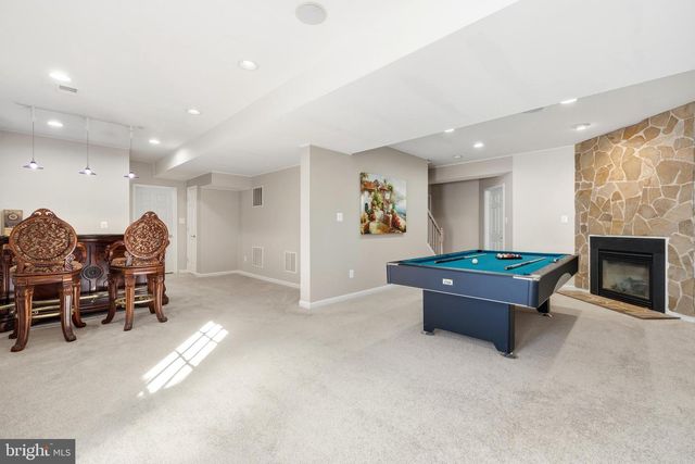 43656 RIVERPOINT DR, Leesburg, VA 20176