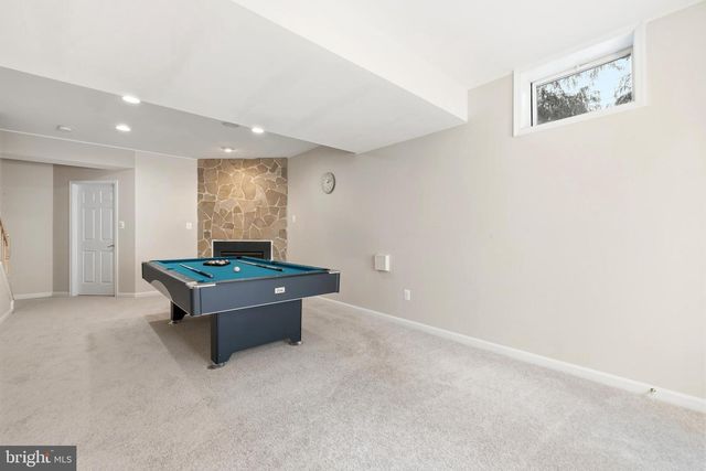 43656 RIVERPOINT DR, Leesburg, VA 20176