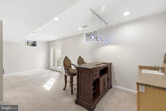 43656 RIVERPOINT DR, Leesburg, VA 20176