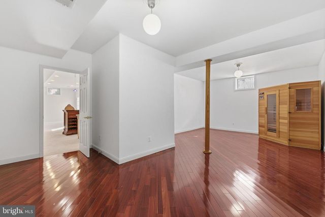 43656 RIVERPOINT DR, Leesburg, VA 20176