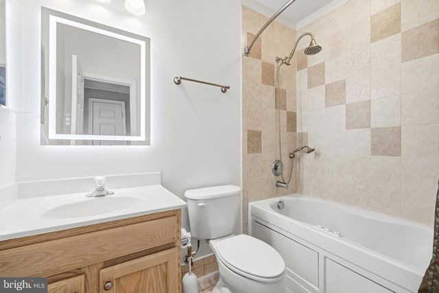 43656 RIVERPOINT DR, Leesburg, VA 20176