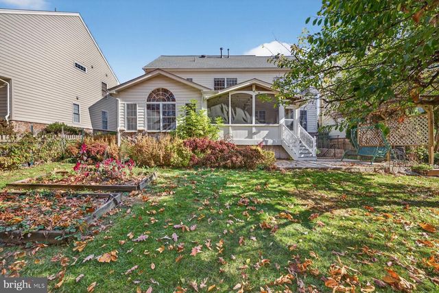 43656 RIVERPOINT DR, Leesburg, VA 20176