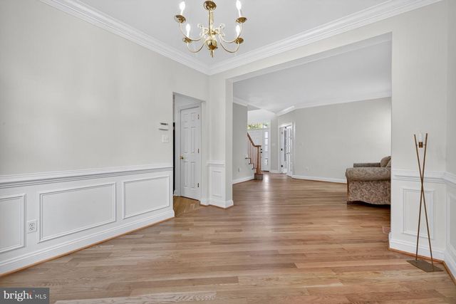 43656 RIVERPOINT DR, Leesburg, VA 20176