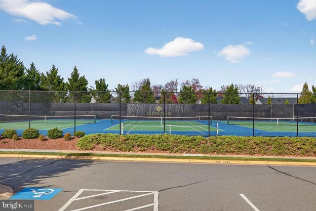 43656 RIVERPOINT DR, Leesburg, VA 20176