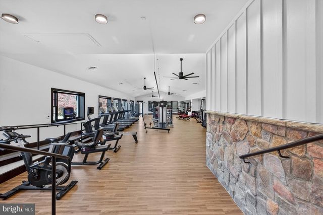 43656 RIVERPOINT DR, Leesburg, VA 20176