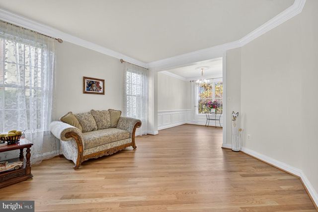 43656 RIVERPOINT DR, Leesburg, VA 20176