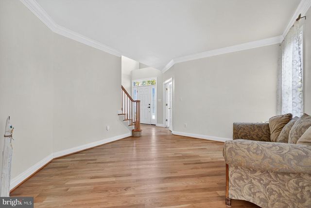 43656 RIVERPOINT DR, Leesburg, VA 20176