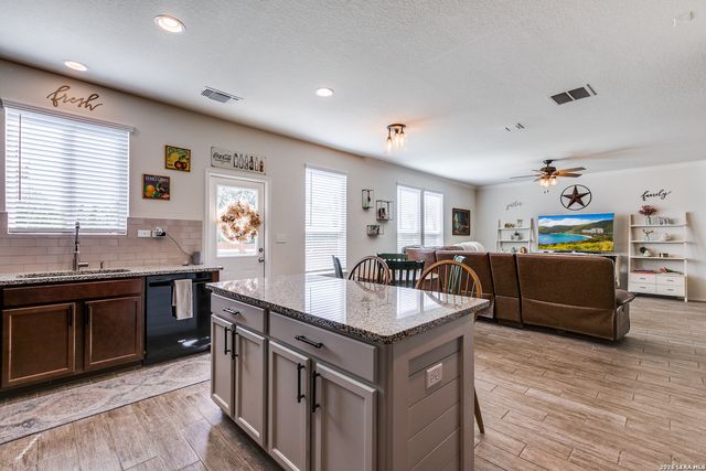 10106 Cowboy, San Antonio, TX 78254