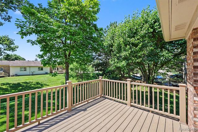 13750 Treeland Drive, Utica, MI 48315