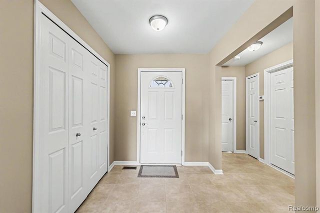 13750 Treeland Drive, Utica, MI 48315