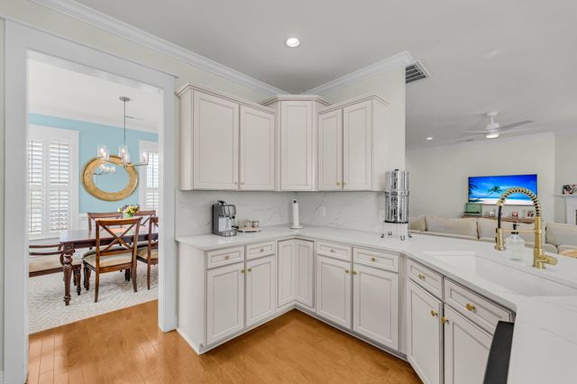 331 Megans Bay Lane, Charleston, SC 29492