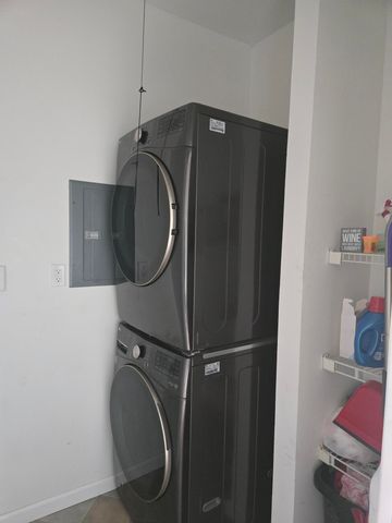 1300 Winding Ridge Lane C8, Valparaiso, IN 46383