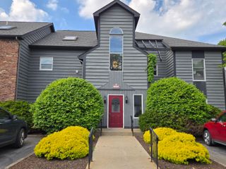 1300 Winding Ridge Lane C8, Valparaiso, IN 46383
