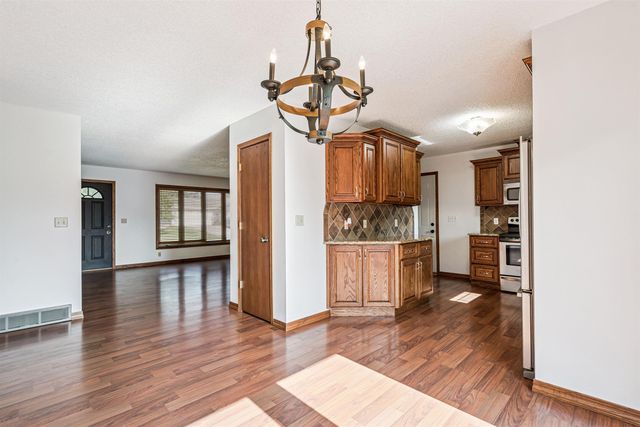 3859 Holly Lane, Waterloo, IA 50702