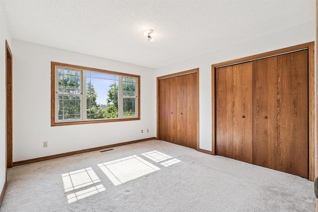 3859 Holly Lane, Waterloo, IA 50702