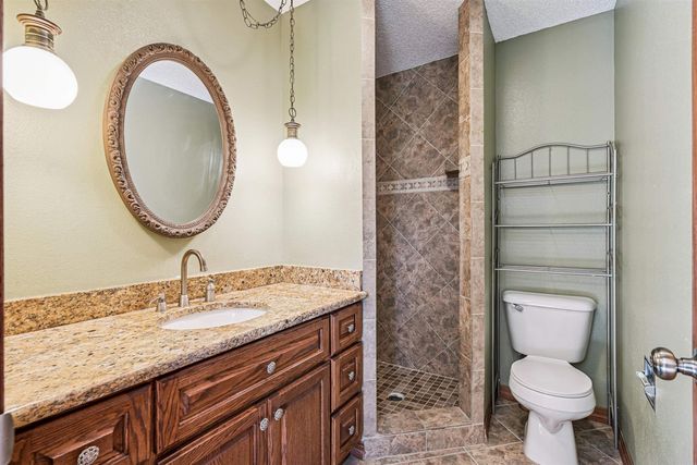 3859 Holly Lane, Waterloo, IA 50702