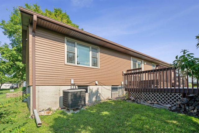 3859 Holly Lane, Waterloo, IA 50702