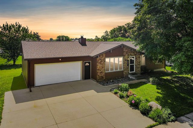 3859 Holly Lane, Waterloo, IA 50702