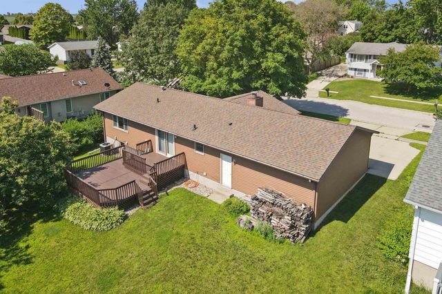 3859 Holly Lane, Waterloo, IA 50702