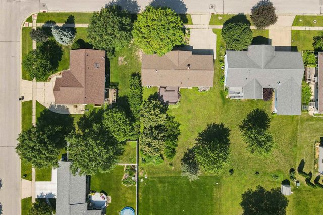 3859 Holly Lane, Waterloo, IA 50702