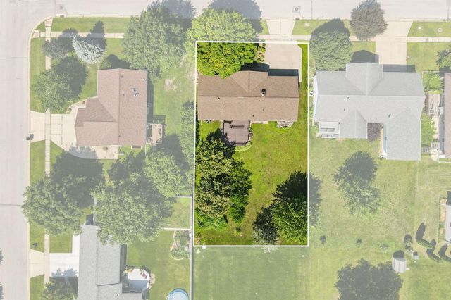 3859 Holly Lane, Waterloo, IA 50702