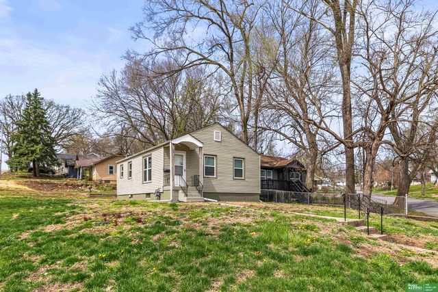 4602 N 47th Street, Omaha, NE 68104