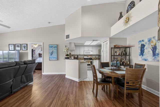 800 S Crestwood Ct Court S 809, Royal Palm Beach, FL 33411