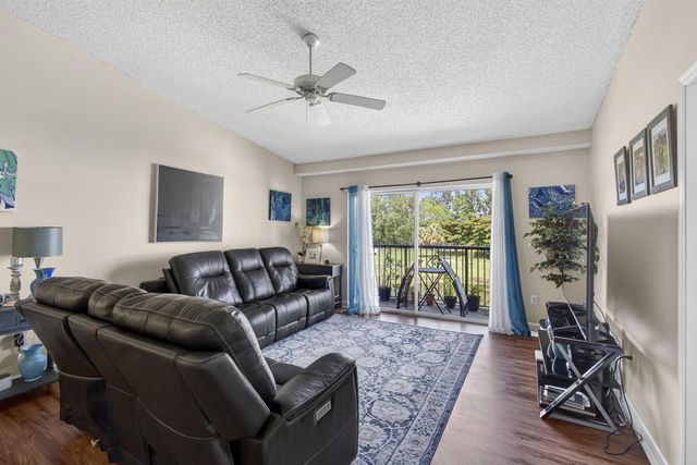 800 S Crestwood Ct Court S 809, Royal Palm Beach, FL 33411