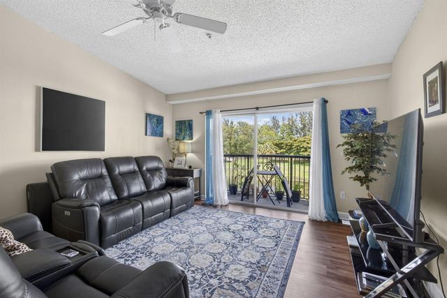 800 S Crestwood Ct Court S 809, Royal Palm Beach, FL 33411