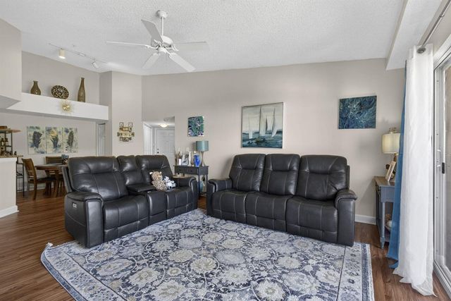 800 S Crestwood Ct Court S 809, Royal Palm Beach, FL 33411