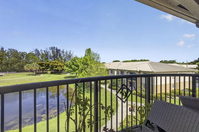 800 S Crestwood Ct Court S 809, Royal Palm Beach, FL 33411
