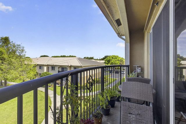 800 S Crestwood Ct Court S 809, Royal Palm Beach, FL 33411