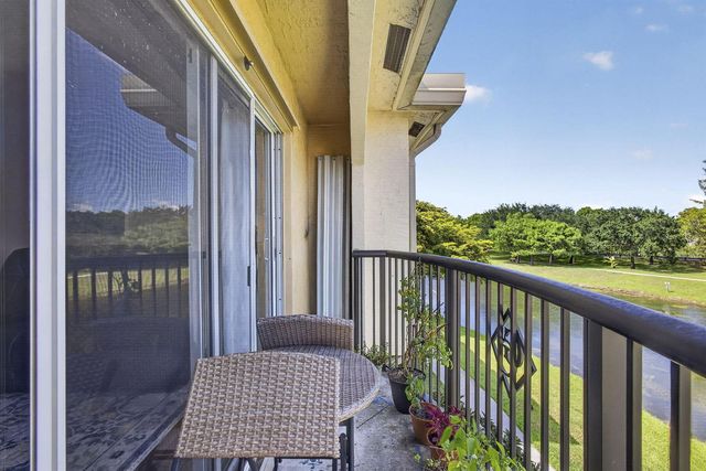 800 S Crestwood Ct Court S 809, Royal Palm Beach, FL 33411
