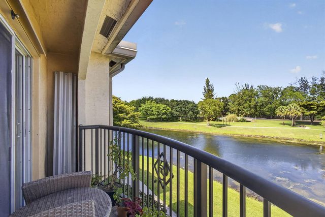 800 S Crestwood Ct Court S 809, Royal Palm Beach, FL 33411