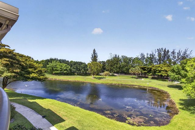 800 S Crestwood Ct Court S 809, Royal Palm Beach, FL 33411
