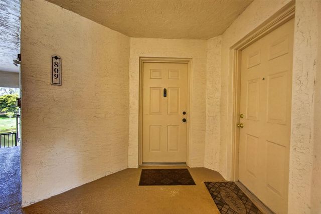 800 S Crestwood Ct Court S 809, Royal Palm Beach, FL 33411