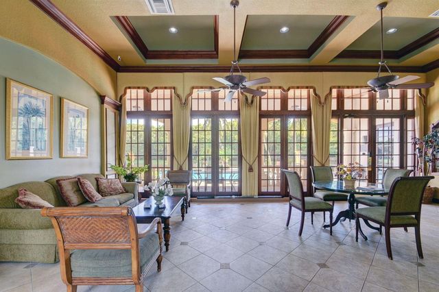 800 S Crestwood Ct Court S 809, Royal Palm Beach, FL 33411