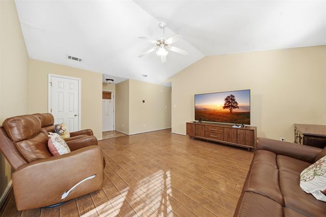 105 Snyders TRL, Liberty Hill, TX 78642