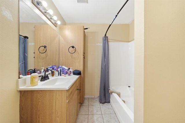 105 Snyders TRL, Liberty Hill, TX 78642