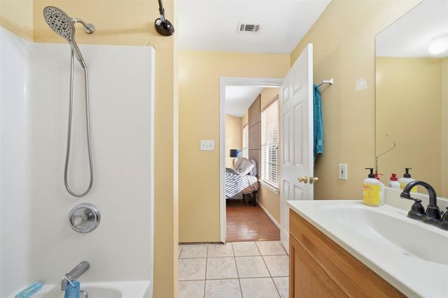 105 Snyders TRL, Liberty Hill, TX 78642