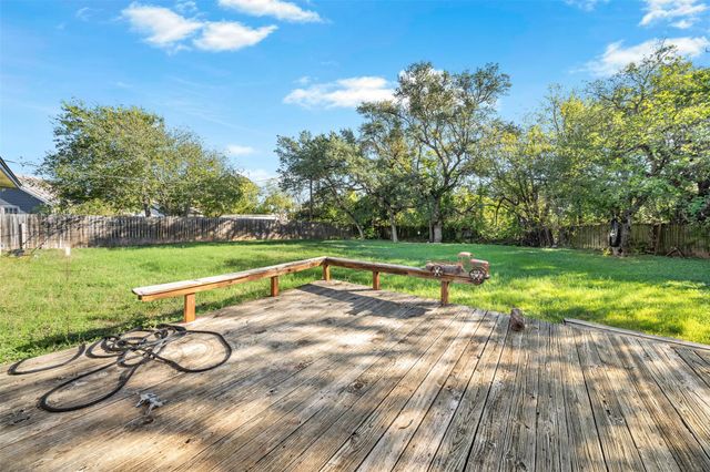 105 Snyders TRL, Liberty Hill, TX 78642