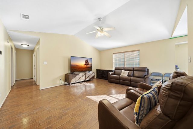 105 Snyders TRL, Liberty Hill, TX 78642