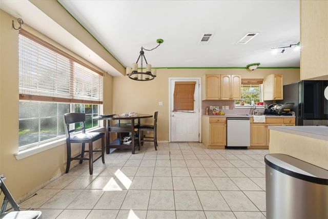 105 Snyders TRL, Liberty Hill, TX 78642